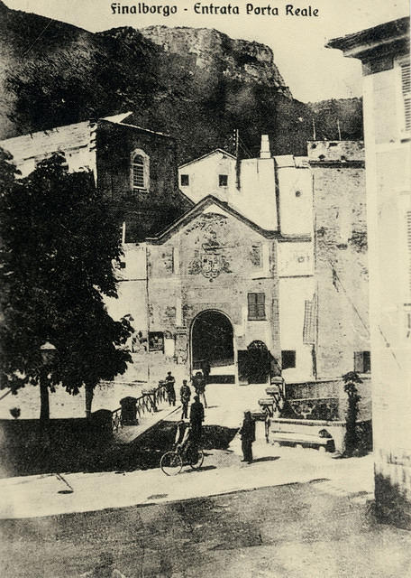 L'entrata in Borgo da Porta Reale