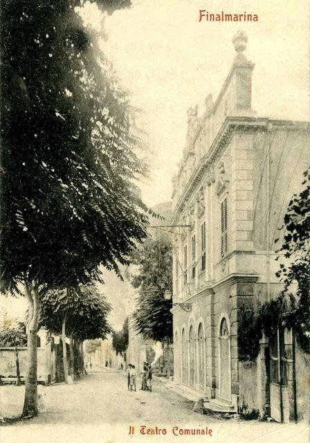 Il Teatro Sivori verso Ponente