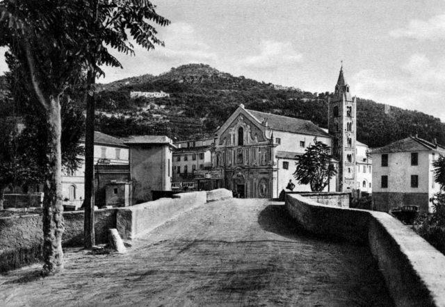 Il ponte "vecchio" e la chiesa di Pia.
