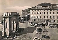 La piazza nel 1955